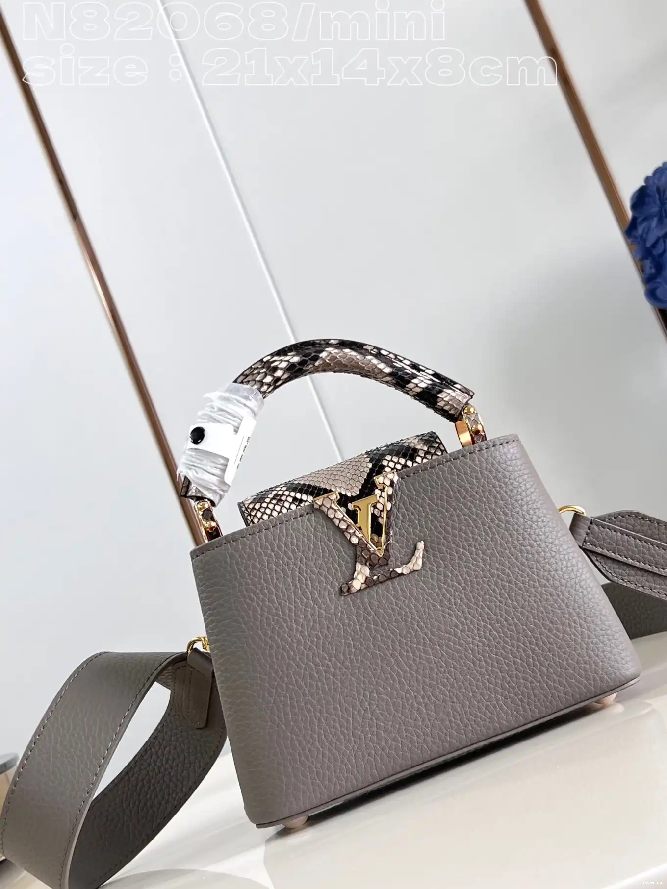 VUITTON LOUIS CAPUCINES MINI-21*14*8CM 0529